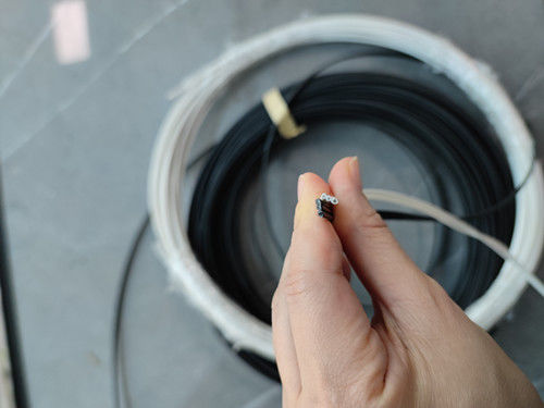 250um রঙিন আবরণ G652D 2 কোর Ftth ফাইবার অপটিক ড্রপ কেবল FRP আউটডোরের জন্য শক্তিশালী