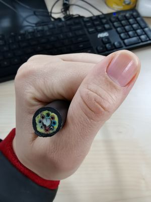 একক জ্যাকেট G652d আরামেড সুতা ফাইবার অপটিক কেবল